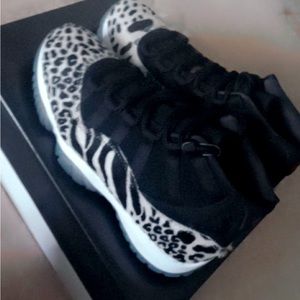 Jordan 11 animal instink 11s never worn the picture kept coming out burly sorry